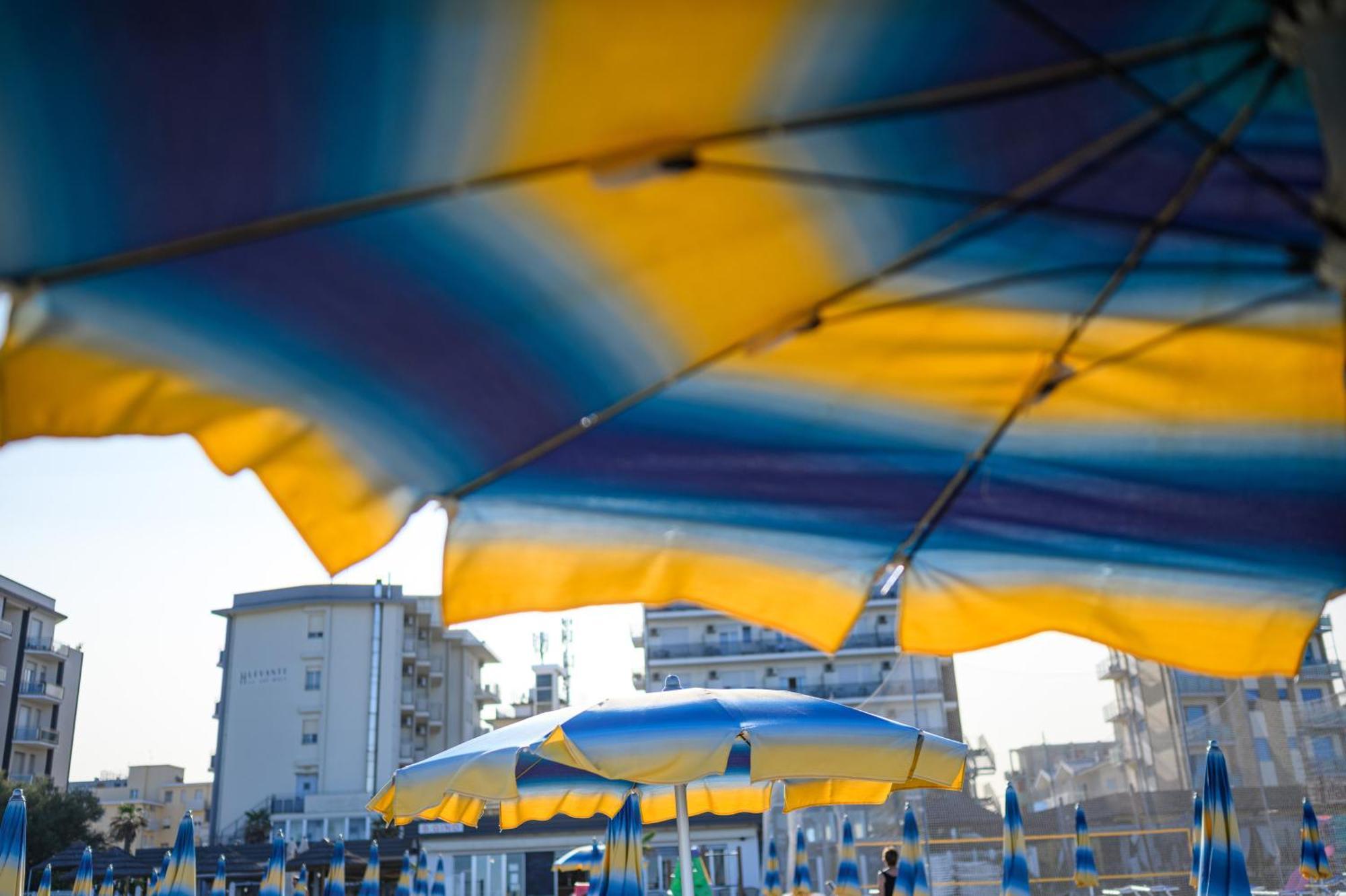 Hotel De Paris Lido Di Savio Eksteriør billede