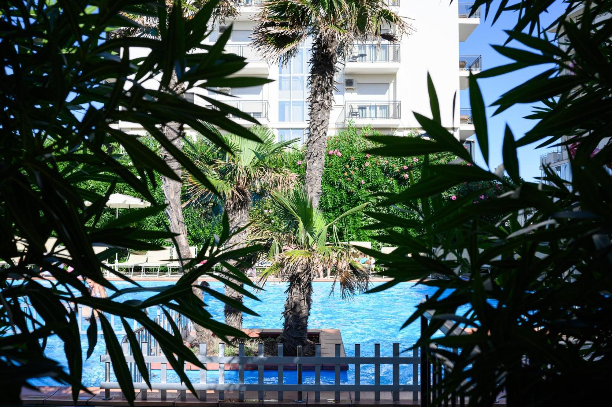 Hotel De Paris Lido Di Savio Eksteriør billede