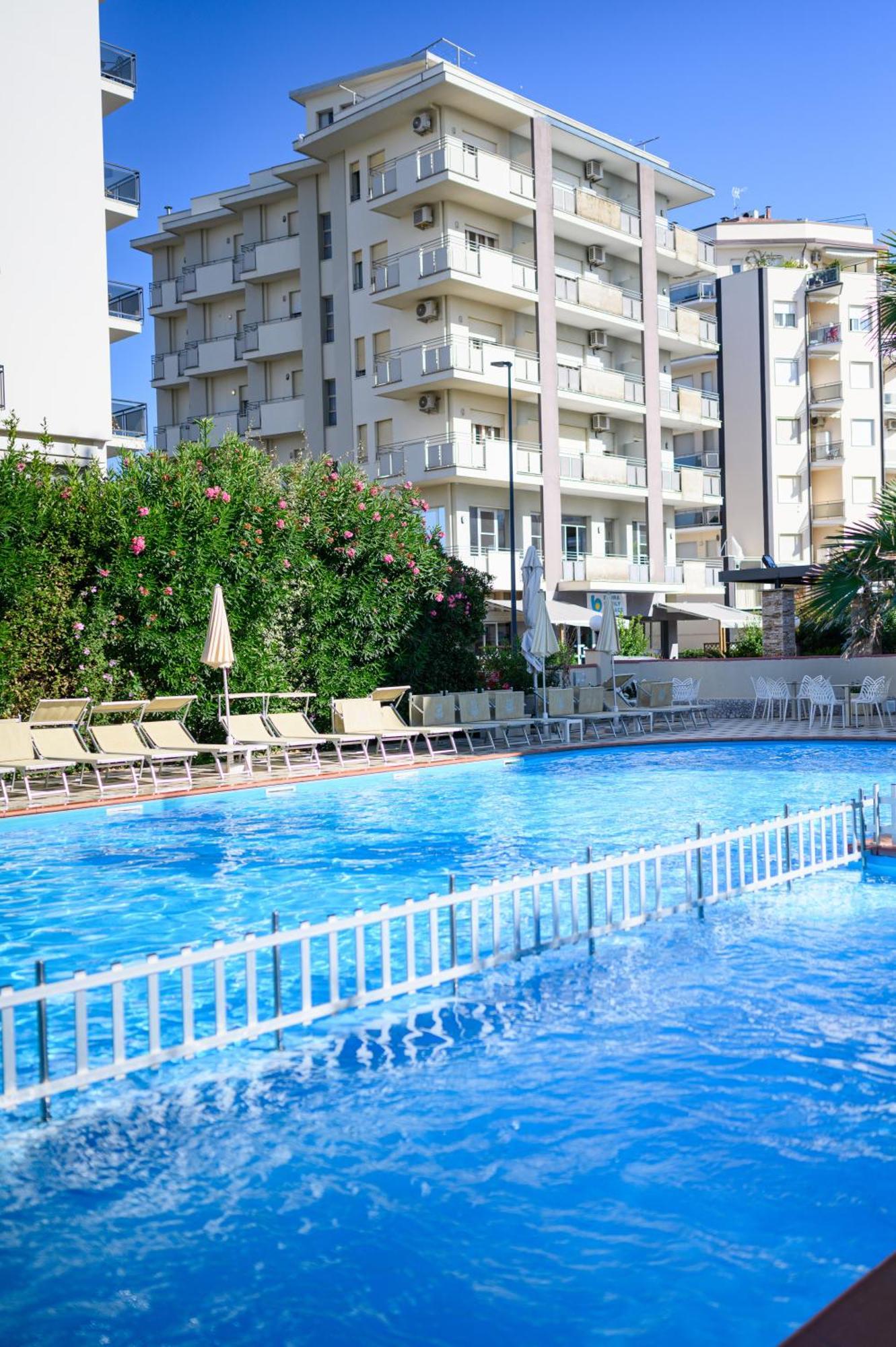 Hotel De Paris Lido Di Savio Eksteriør billede