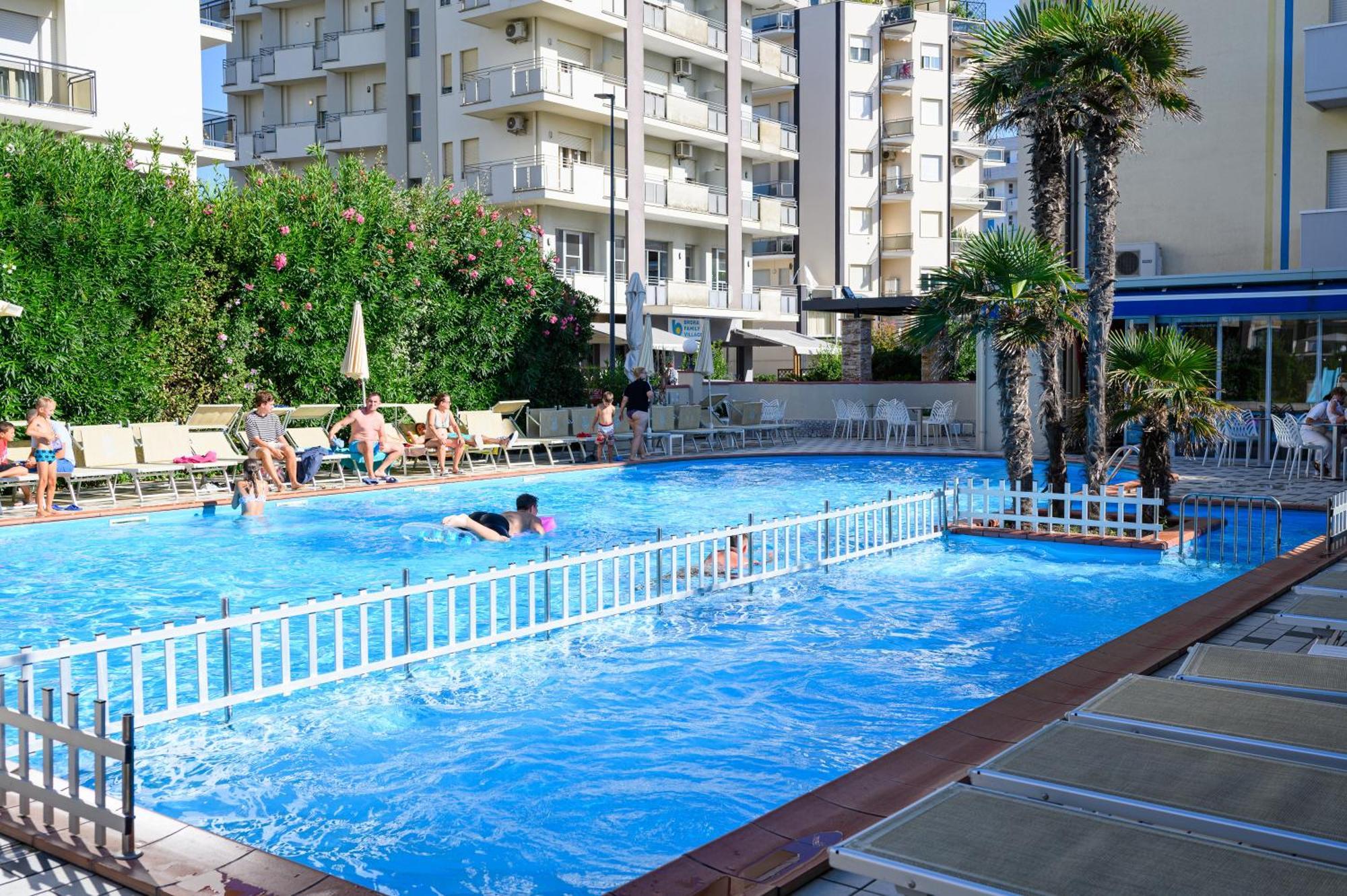 Hotel De Paris Lido Di Savio Eksteriør billede