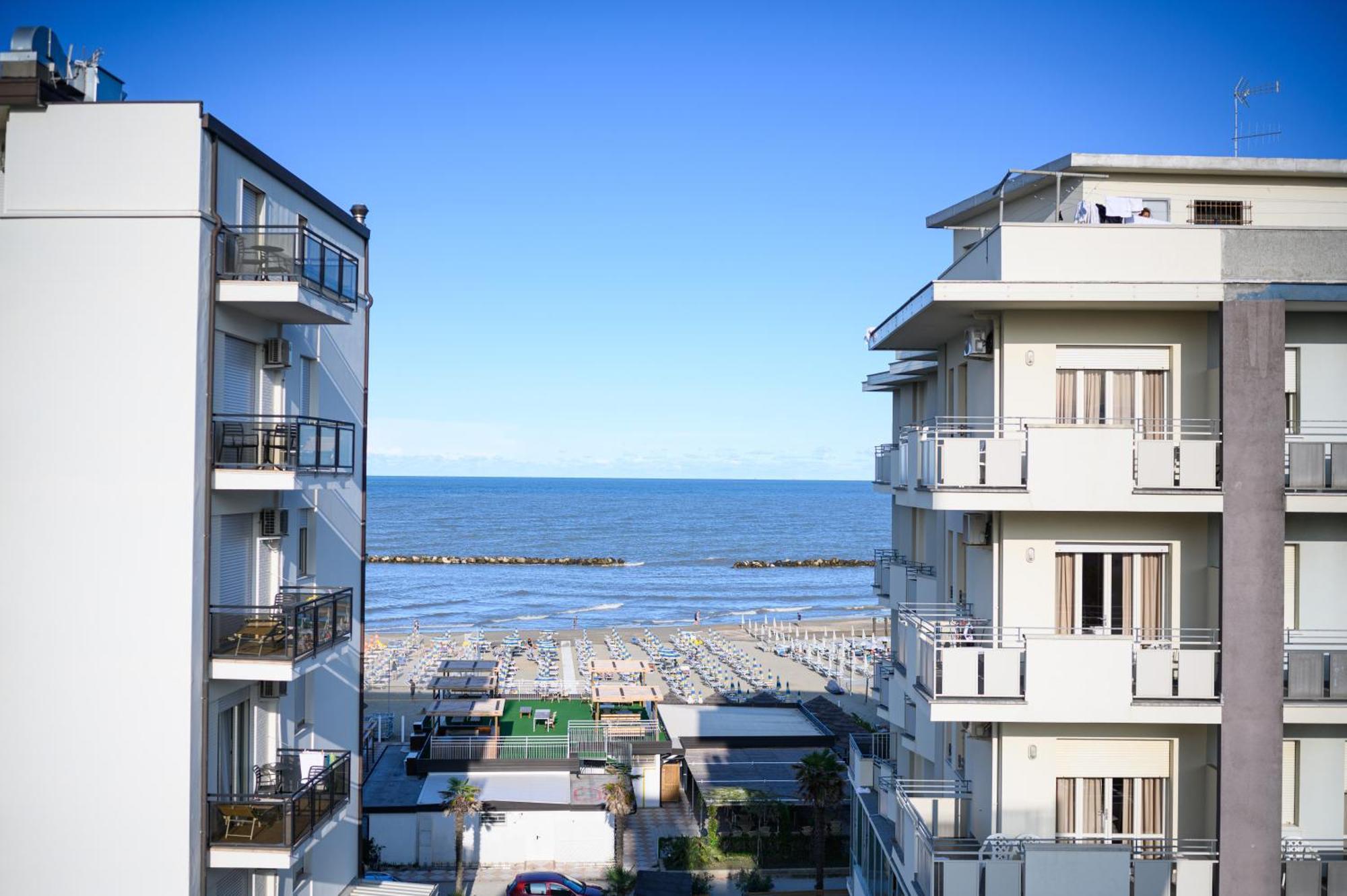 Hotel De Paris Lido Di Savio Eksteriør billede