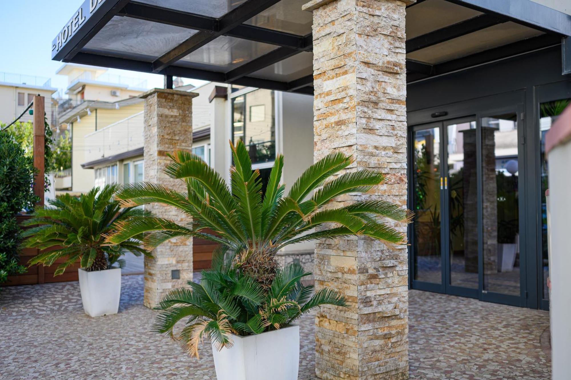 Hotel De Paris Lido Di Savio Eksteriør billede